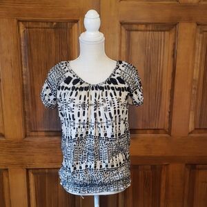 Daisy Fuentes Stylish Black and White Women's Top